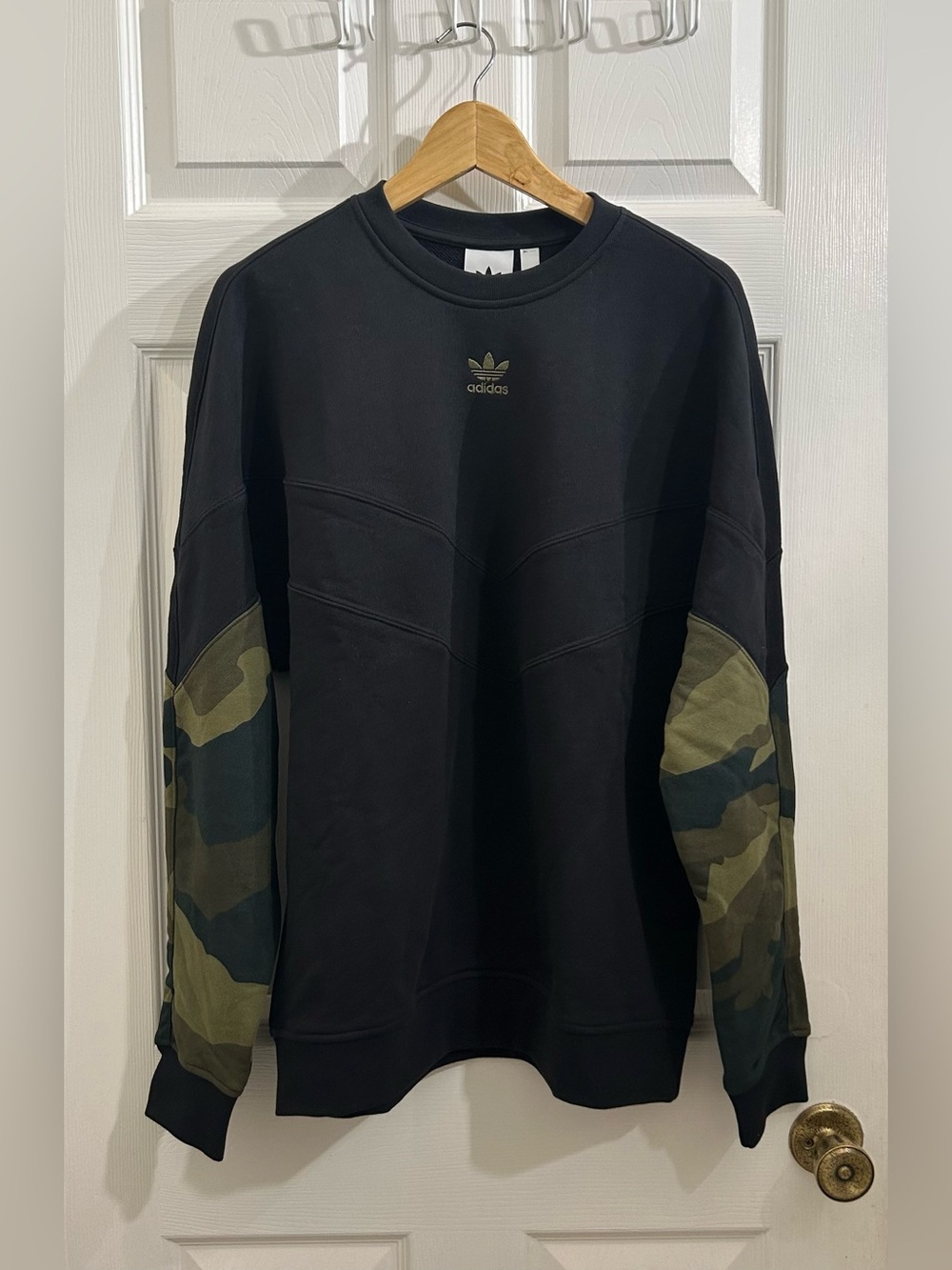 adidas Men's Originals Camouflage Crew Sweatshirt Size M